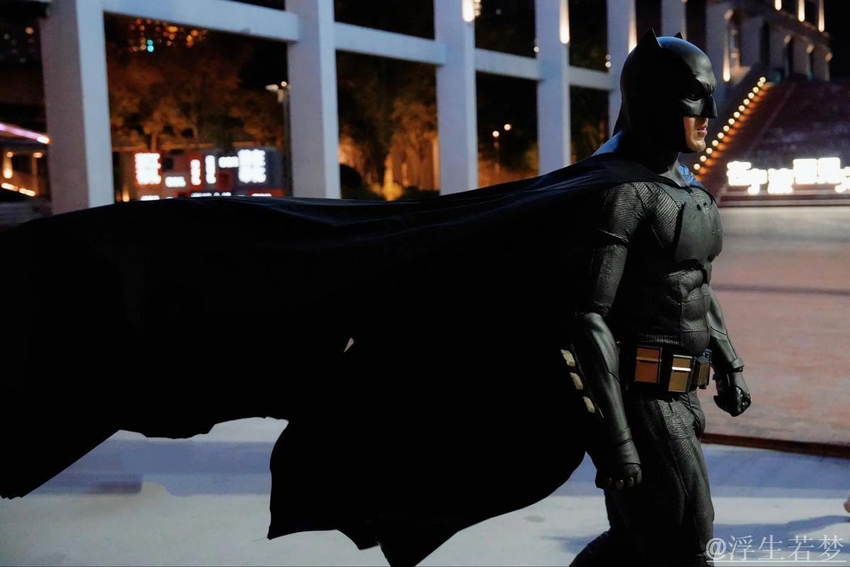 伦敦“蝙蝠侠”现身?柔术单挑无人能敌 伦敦“蝙蝠侠”现身?柔术单挑无人能敌